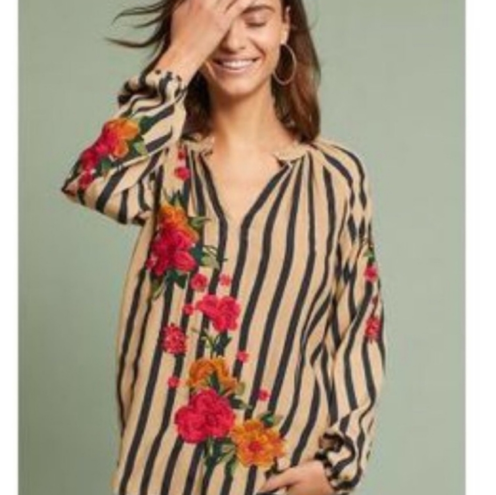 Akemi and Kin Embroidered Top